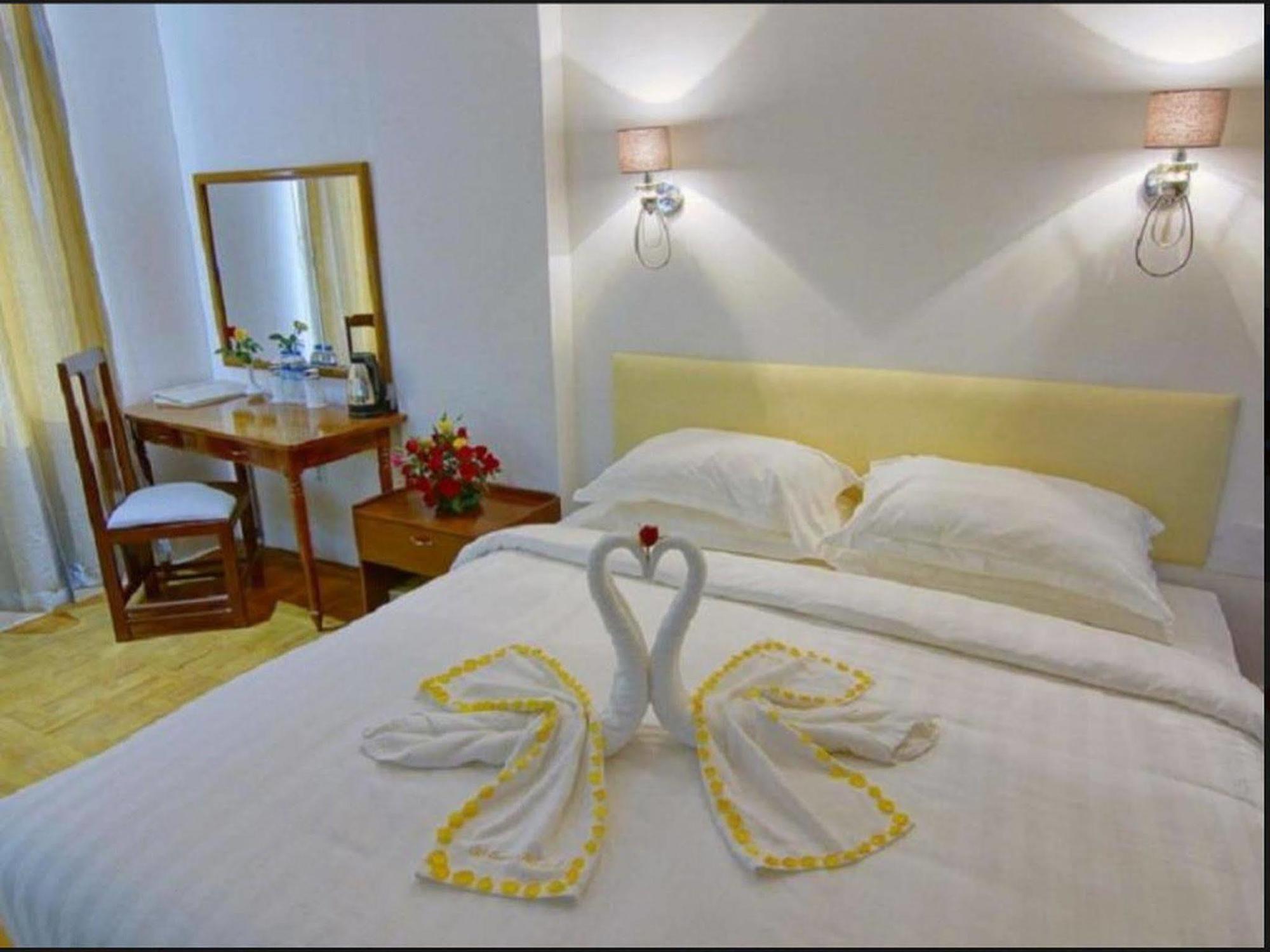 Wilson Hotel Mandalay Exterior foto