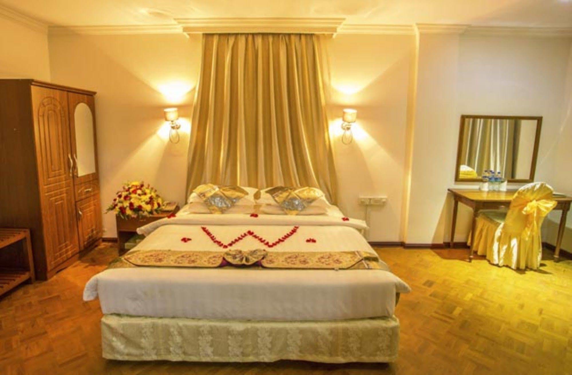 Wilson Hotel Mandalay Exterior foto